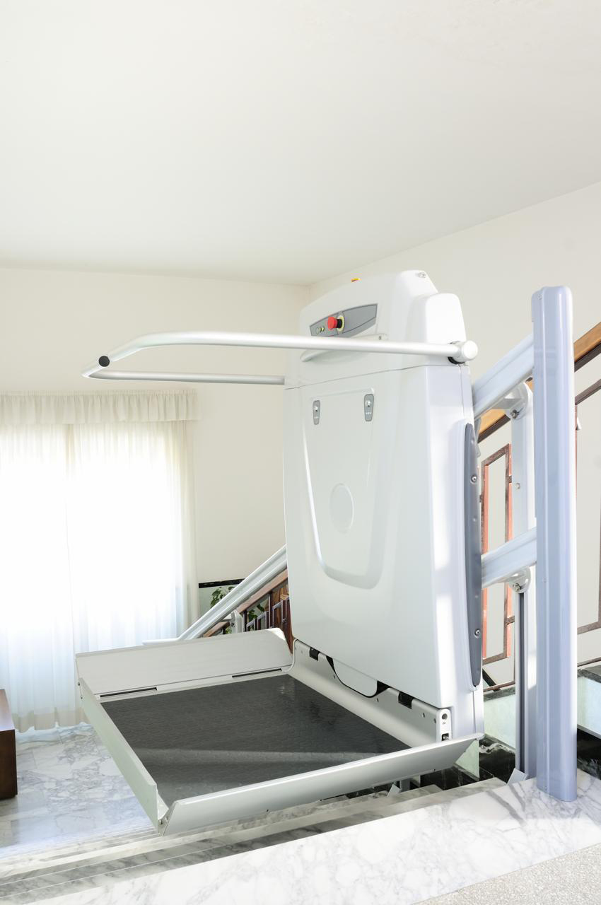 Modern home elevator